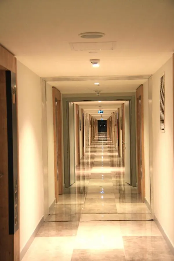 Orbi City Suite With Sea View Batoemi Appartement