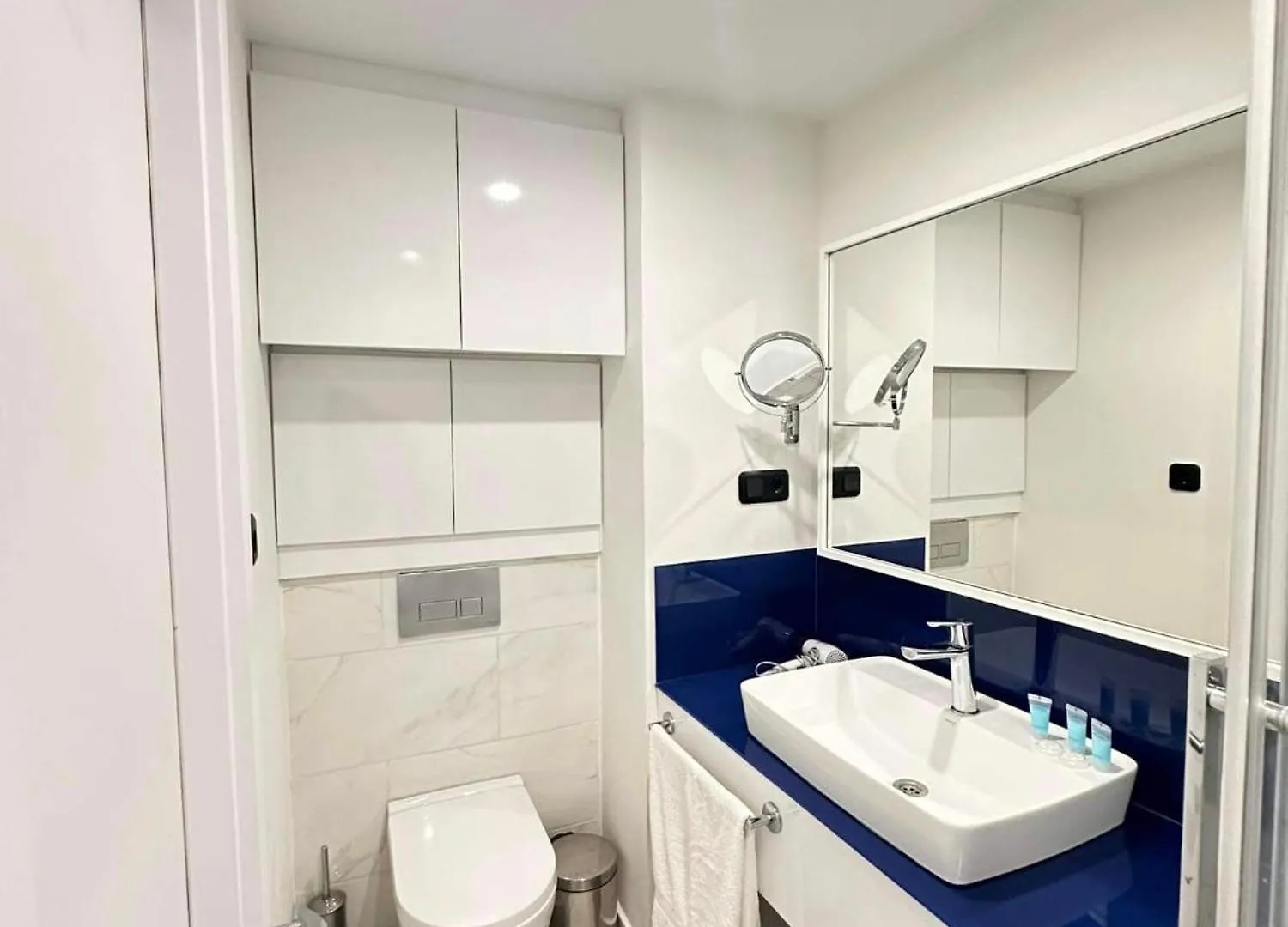 Orbi City Suite With Sea View Batoemi Appartement